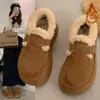 Botas de nieve para mujer con suela gruesa, nueva colección de invierno 2026, forradas de felpa y engrosadas para abrigar, con un diseño peludo, que se asemejan a zapatos estilo Birkenstock, y hechas con un material suave similar al algodón.