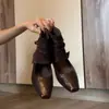 Sapatos de Salto Baixo Quadrados Vazados em Retalhos Tecidos Estilo Velho Oeste para Mulheres Fivela Escondida Aumento de Altura Versátil Bico Quadrado Botas Finas