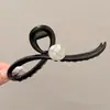 Novo Grampo de Tubarão Elegante com Laço de Pérola e Grande Coração para a Parte de Trás da Cabeça para Prender o Cabelo e Dar um Look Sofisticado