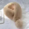 Cachecol Plush Versátil Estilo Coreano Feminino, Fashion e Quente, Cachecol de Pescoço Estiloso, Engrossado para Proteção contra o Frio e Proteção do Pescoço