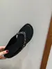 Primer Encuentro con las Chanclas de Cuña Retro Tachonadas de Nicho para Mujer, Pantuflas de Verano para Exteriores, Nuevas Sandalias de Playa de Moda 2026