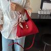 Bolsa de Mão Textura High-End Feminina 2025 Nova Nicho Ombro Único Bolsa Balde Transversal Cesto de Legumes Bolsa Tote Commuter