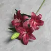 Flores Artificiales 3D Lirio de Tres Cabezas Película Impresa Flores Falsas Decoración de Boda Ramo Decoración para Sala de Estar en Casa Accesorios de Fotografía