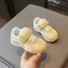 Zapatos de bebé de cuero 2026 nuevo modelo de otoño, zapatillas deportivas para niños y niñas, suela suave antideslizante, zapatos para caminar de bebé, zapatos para niños pequeños