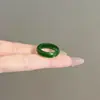 Novo Anel Verde Elegante Estilo Chinês, Requintado e de Luxo Leve, Simples e Sofisticado, com uma Sensação Tranquila e de Alto Padrão, Anel Versátil