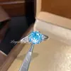Anillo Octagonal Corte Rosa Milenario de Venta Caliente en Vivo de Xiaohongshu Moda Femenina Lujo Ligero Incrustado Diamante de Alto Carbono Anillo Flor de Rosa