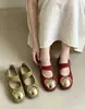 Zapatos planos de punta cuadrada de corte bajo con detalles metálicos en la puntera, nuevos de moda versátiles para primavera y otoño de 2026, zapatos de una sola tira de corte bajo