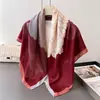 Novo Lenço Quadrado Grande Estilo Chinês com Peônias em Seda Sintética e Padrão Estampado, Xale para o Trabalho, Lenço de Pescoço, Lenço Feminino com Padrão Espinha de Peixe, Lenço de Cabeça