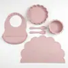 Novos Babadores de Silicone de Grau Alimentício para Bebê, Conjunto com Tema de Leão, Conjunto de Utensílios de Mesa de Silicone para Crianças com 6 Peças: Tigela, Colher e Garfo