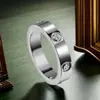 Anillo de acero de titanio femenino nicho alta gama femenino niñas no se decolora coreano coreano simple anillo de lujo ligero venta al por mayor