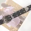 Cinto Feminino Cinto Retro com Tachas Fivela Gravada Jeans Couro