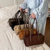 Bolsa Boston retrô coreana de nicho para axila feminina, outono, grande capacidade, minimalista, versátil para o dia a dia, bolsa de ombro tote