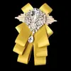 Banquete de Bodas para Hombre de Gama Alta Estilo Británico Lazo Flor de Pedrería Cuello Florido Corbata de Lazo Traje Formal Cuello Flotante Profesional Flor