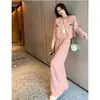 Foto real, em estoque, conjunto rosa estilo Chanel, conjunto de duas peças com top e calça de outono novo