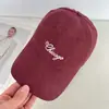 Nova Boné de Baseball Primavera e Verão para Homens, Top Macio com Bordado de Letras, Chapéu de Sol Versátil, Aba Curva Emagrecedora, Boné Bico de Pato que Cobre o Rosto para Mulheres