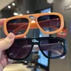 Óculos de Sol Estilosos em Formato de Boneca com Armação Quadrada, Novo Modelo Infantil, Óculos de Sol Transfronteiriços, Design Casual de Animal Marinho para Crianças