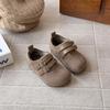 Sapatos de Couro para Meninas 2026 Outono Novo Estilo Sapatos Birkenstock Infantis Sola Macia Sapatos de Princesa para Menininhas Sapatos Individuais para Crianças Pequenas Mocassins