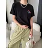Camiseta Versátil e Simples Sinan com Bordado de Cavalo, Corte Slim, Ombro Regular, Gola Redonda, Manga Curta T-Shirt Sn8679