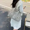 Bolsa de ombro casual estilo coreano com estampa de estrelas, fecho magnético, grande capacidade, adequada para o trabalho e viagens, bolinhas vintage, versátil e casual