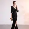 Vestido de Noche Borgoña Dorado Francés de Terciopelo con Cuello en V Lujo Accesible Nicho Elegante Elegante Banquete Elegante Abertura Falda de Cola de Pez