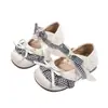 Zapatos de Cuero para Niñas 2026 Primavera Nuevos Estilo Coreano Moda para Niñas Remaches Lazo Zapatos Bajos de Princesa