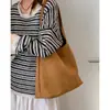 Bolso Retro de Ante para Mujer Otoño 2025 Nuevo Bolso Tote Casual Gran Capacidad Bolso de Hombro para Viajes