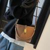 Bolsa de mão retrô de alta qualidade com textura, bolsa de mão feminina 2025, nova bolsa de ombro transversal da moda, para todos os estilos