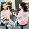 Camiseta listrada de manga longa para meninas, nova coleção outono 2026, algodão puro, top super estiloso, perfeita como camada interna ou camiseta básica para meninas