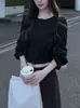 Blusa Go Eyes de Algodón Tencel Negro Francés Cuello Redondo Cuello de Encaje Camisa de Manga Larga Dulce y Versátil para Principios de Otoño