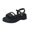 Sandálias de Sola Grossa para Mulheres 2025 Verão Novo Estilo Coreano Estilo Fada Plissada Fivela de Uma Tira Sandálias de Praia de Sola Grossa