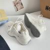 Zapatos Blancos de Plataforma Casual Estilo Coreano que Aumentan la Altura para Mujer 2025 Primavera Nuevo Diseño Versátiles Casuales Zapatos para Mujer F2418