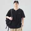Nova Camiseta de Manga Curta para Homens Verão 2025, Gola Redonda, Falsa Peça Dupla com Decote V, Manga Três Quartos, Retro Japonês Versátil Tendência