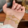 Pulsera de Cinco Flores con Mortero de Cruz de Diamante Completo de un Solo Lado Joyería de Mortero de Diamante Deslumbrante Dorado Antiguo para Mujeres