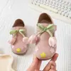 Sapatos de Couro para Meninas 2025 Nova Coleção Primavera e Outono Mocassins Florais Infantis Sapatos de Princesa para Menininhas Sapatos Estilosos com Solado Macio