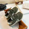 Zapatillas deportivas para niñas, nuevo modelo de otoño 2026, transpirables, adecuadas para niños mayores, resistentes a la suciedad, no dan calor, zapatillas planas para estudiantes