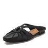 Sandálias de enfiar tecidas com bico quadrado, tira traseira franzida, sola plana, sapatos femininos de bico fechado, moda vintage para o dia a dia 833-213