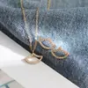 Colar de Aço Titânio com Pingente Elegante e Luxuoso em Forma de Leque Vazado Decorado com Diamantes para Mulheres, Corrente de Clavícula de Nicho de Alta Qualidade Acessório de Moda