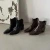 Botines Chelsea para mujer hechos de piel de oveja de plena flor, con tacón grueso y caña de altura media, un nuevo estilo otoño/invierno con punta cuadrada y un diseño de una sola tira a la moda, y un estilo de bota corta.