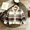 Suéter cárdigan infantil a rayas, diseño clásico de triángulo, chaqueta para niños, tejido estilo coreano, nuevo estilo otoño e invierno 2026 para niñas