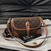 Bolso Pequeño Cuadrado con Solapa Estampado Floral Versátil de Moda para Mujer 2025 Nuevo Lujia Moda Casual Retro de Gama Alta