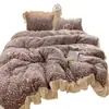Conjunto de Roupa de Cama Floral em Renda de Lã de Leite Classe A Conjunto de Quatro Peças Inverno Espessado Quente Adicionado Capa de Edredom de Lã Lençol Anti-estático Cama