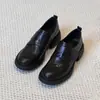 Mocassins grossos de microfibra desgastados em estoque para mulheres, saltos plataforma retro com velcro e bico redondo, sapatilhas estilo britânico para primavera e outono de 2026