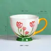 Caneca de café da manhã em cerâmica de alto valor, com relevo pintado à mão, acompanhada de colher, pode ir ao forno de micro-ondas
