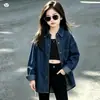 Jaqueta Infantil 2026 Novo Estilo Outono, Camisa Jeans com Gola Reversível e Mangas Longas para Crianças Maiores, Cardigã de Início de Outono para Alunos do Ensino Fundamental