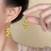 Pendientes de plata de ley S925 con circonita ultra brillante de alta gama para mujer, lujo ligero, exquisitos y elegantes, pendientes de botón populares al por mayor, estilo festivo