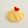 Boina de Punto de Color Puro para Bebé Ins Coreana Primavera y Otoño Sombrero de Pintor con Corazón Moda Sombrero de Lana para Niña Bebé Invierno