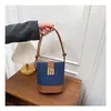 Bolso de Moda de Alta Gama para Mujer 2026 Nuevo Elegante Retro Simple Bolso Cubo Bolso Cruzado de Hombro de Nicho