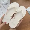 Chanclas de verano para mujer para uso en exteriores, antideslizantes, cómodas, diseño simple, adecuadas para la costa y la playa, sandalias de suela plana