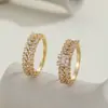 Anillo de Luz de Zirconia Incrustada en Oro Real Chapado en Cobre Transfronterizo Europeo y Americano Lujo Ligero Sensación de Alta Gama Anillo para el Dedo Joyería de Mano Versátil Fabricante Venta al por Mayor en Stock