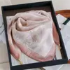 Bufanda Nueva de Algodón y Lino Cuadrada Pequeña para Mujer Otoño e Invierno, Moderna y Versátil, Bufanda Cálida, Hebilla Magnética, Procesamiento Decorativo y Personalización